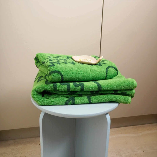 Bo Bendixen Crocodile Beach Towel 70x140 cm green dark green made of fluffy terry cloth