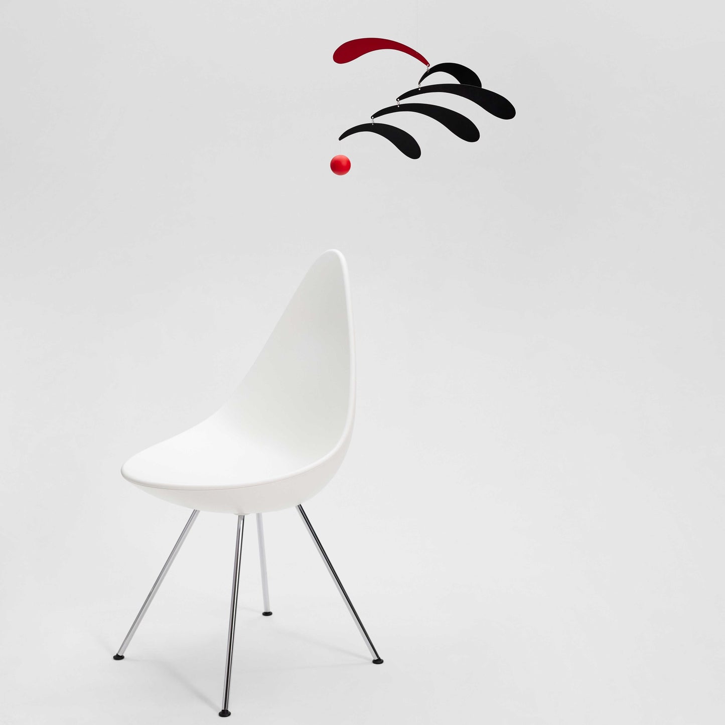Flensted Mobiles Flowing Rhythm Holz 30x45 cm rot, schwarz