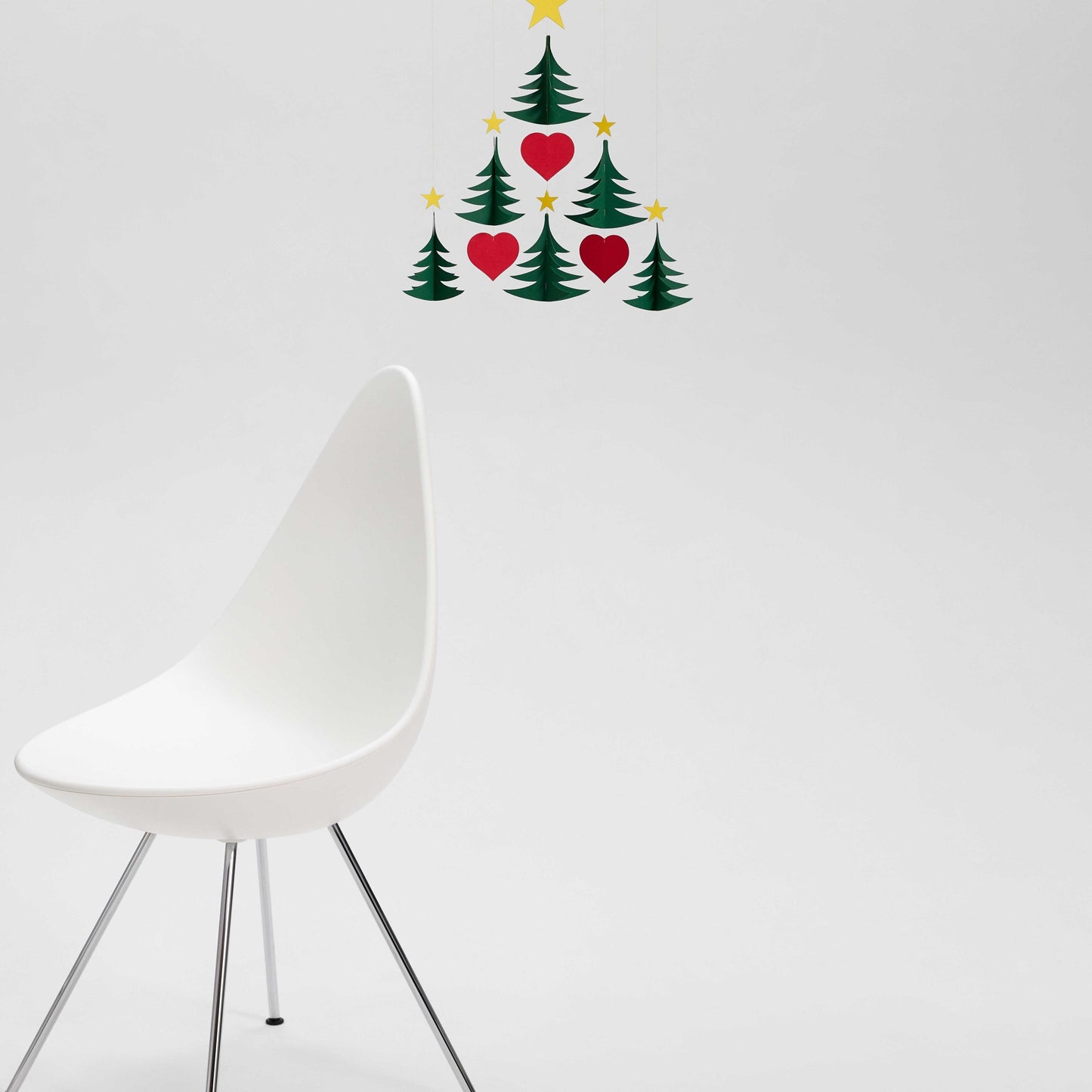 Flensted Mobiles Weihnachtsbaum 6 Karton 34x42 cm tannengrün, rot, gelb