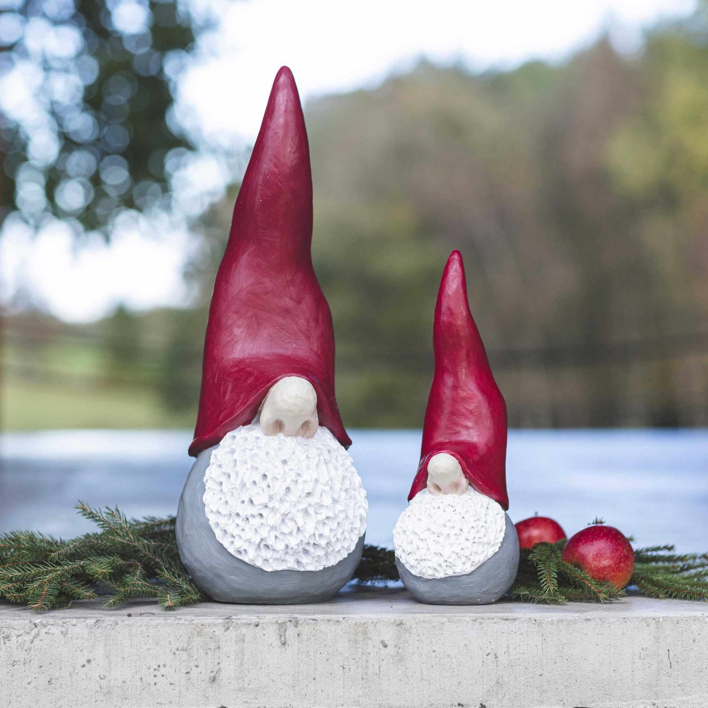 Nääsgränsgården Tomte Hoher Hut Höhe 55 cm grau, rot