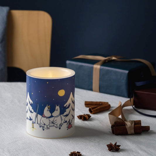 Muurla Mumin Starry Night LED Kerze  Ø 10 cm Höhe 12,5 cm nachtblau, weiß
