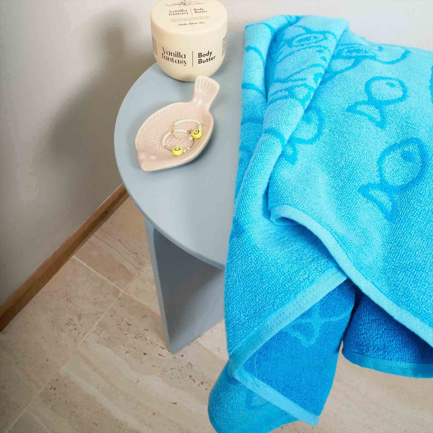 Bo Bendixen Turtle Bath Towel 100x150 cm Turquoise made of fluffy terry cloth