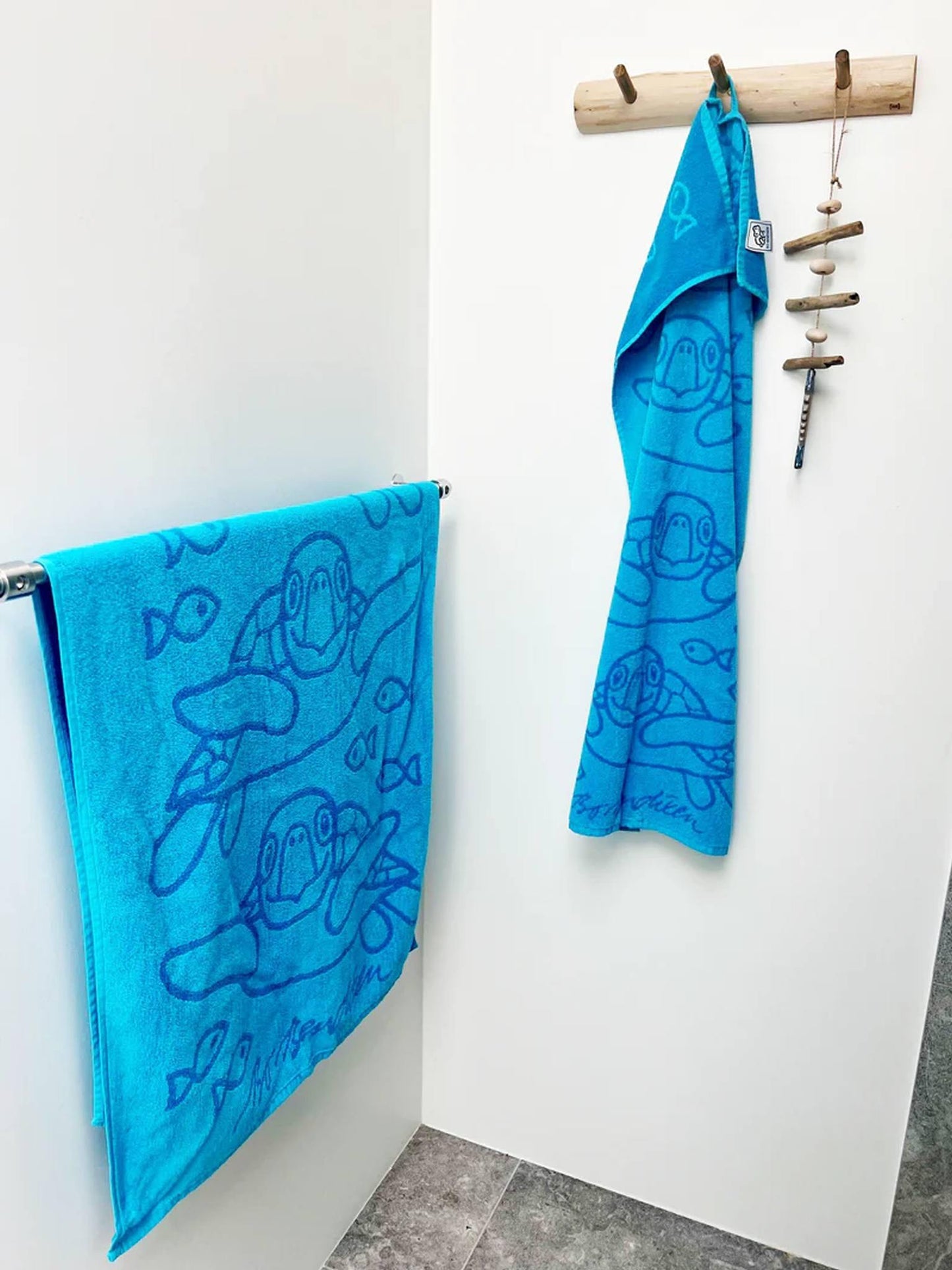 Bo Bendixen Turtle Towel 50x100 cm turquoise, petrol made of fluffy terry cloth