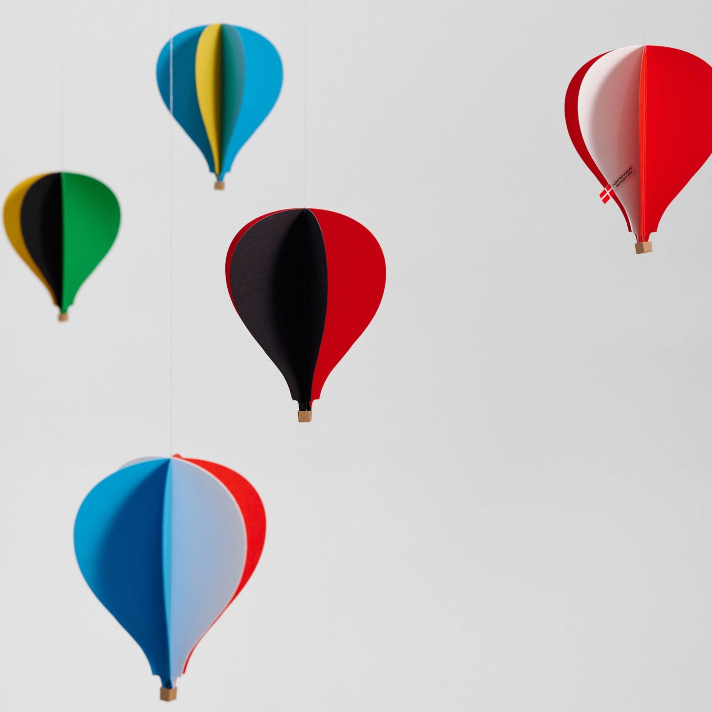 Flensted Mobiles Ballon Mobile 5 Karton 50x65 cm bunt
