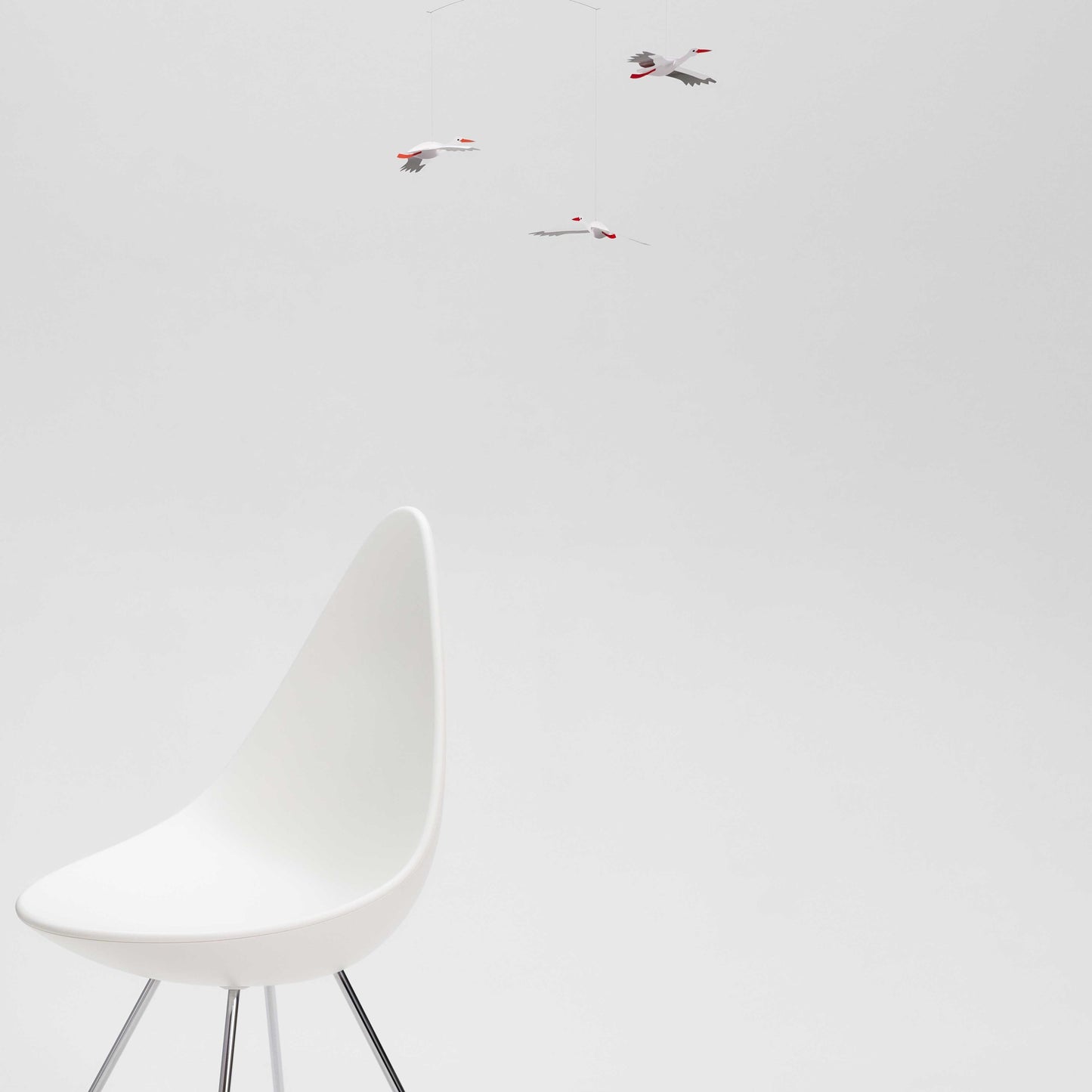 Flensted Mobiles Glückliche Störche Karton 38x45 cm schwarz, grau, weiß