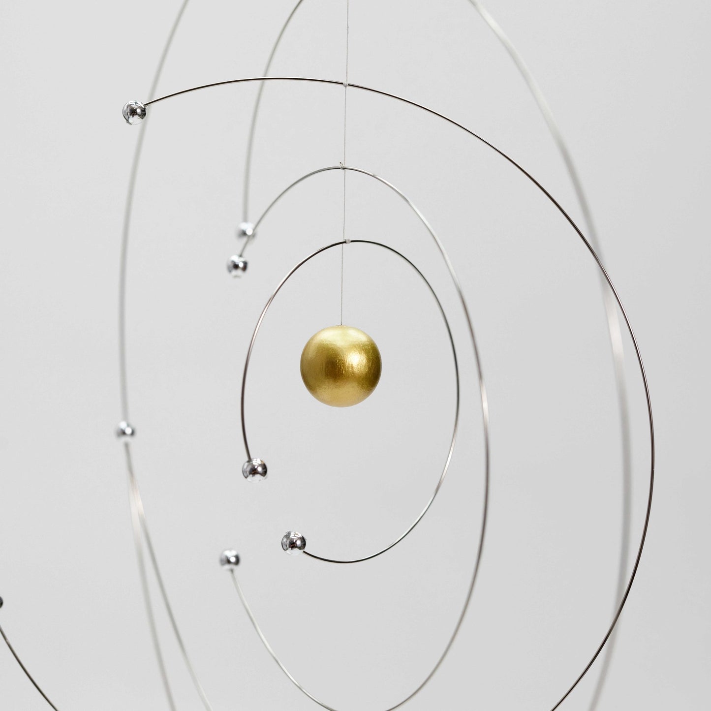 Flensted Mobiles Niels Bohr Atom Model Edelstahl Ø 27 cm silber, gold