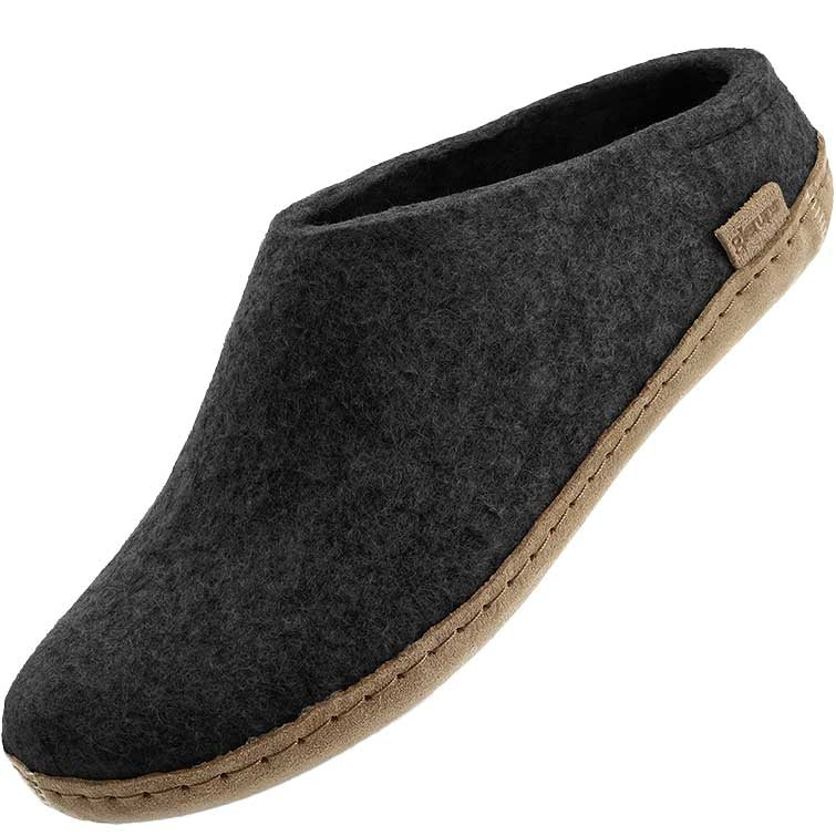 Glerups Pantoffel Modell B mit Ledersohle – Dein natürlicher Hüttenschuh aus Gotland-Woll