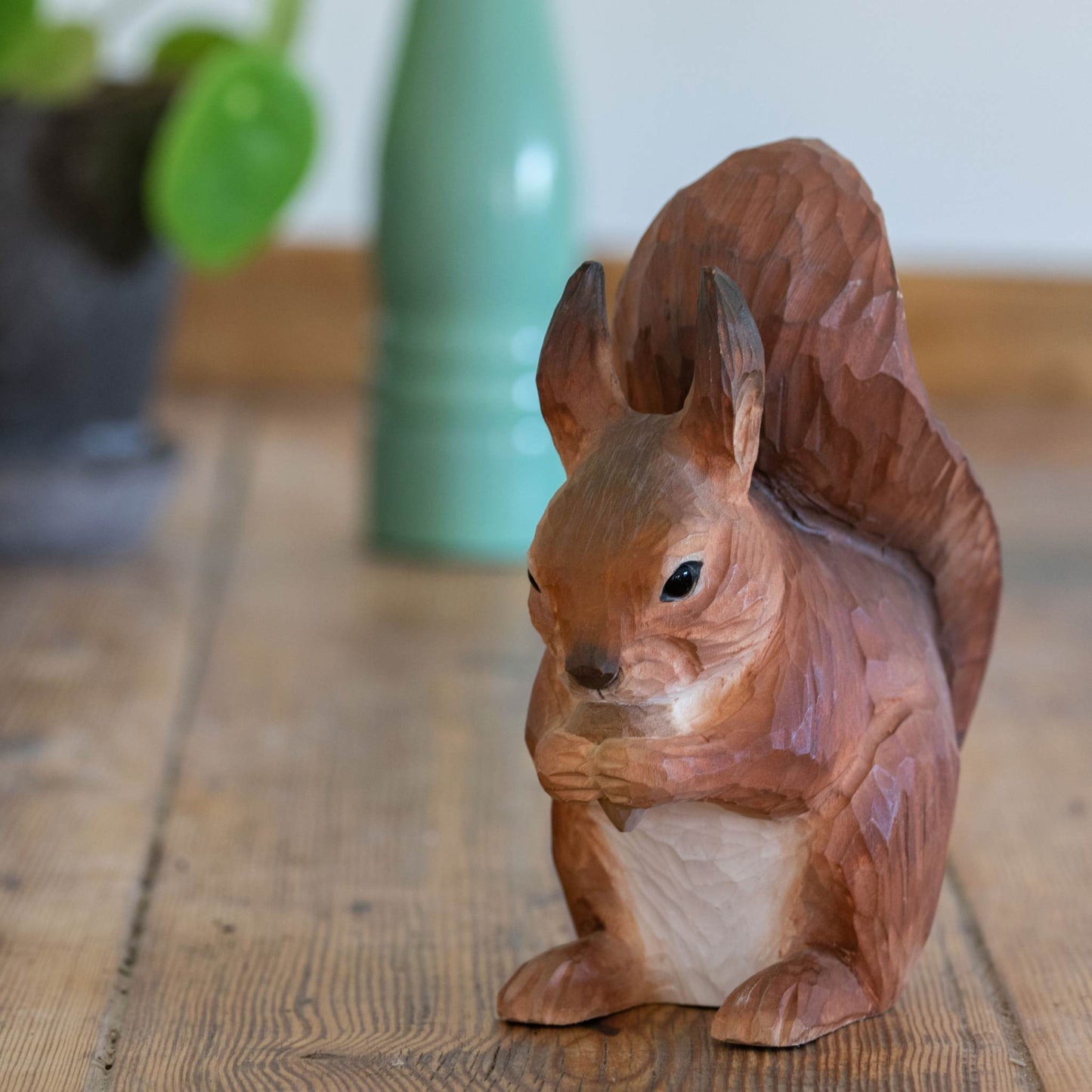 Wildlife Garden DecoAnimal Rotes Eichhörnchen handgeschnitzt