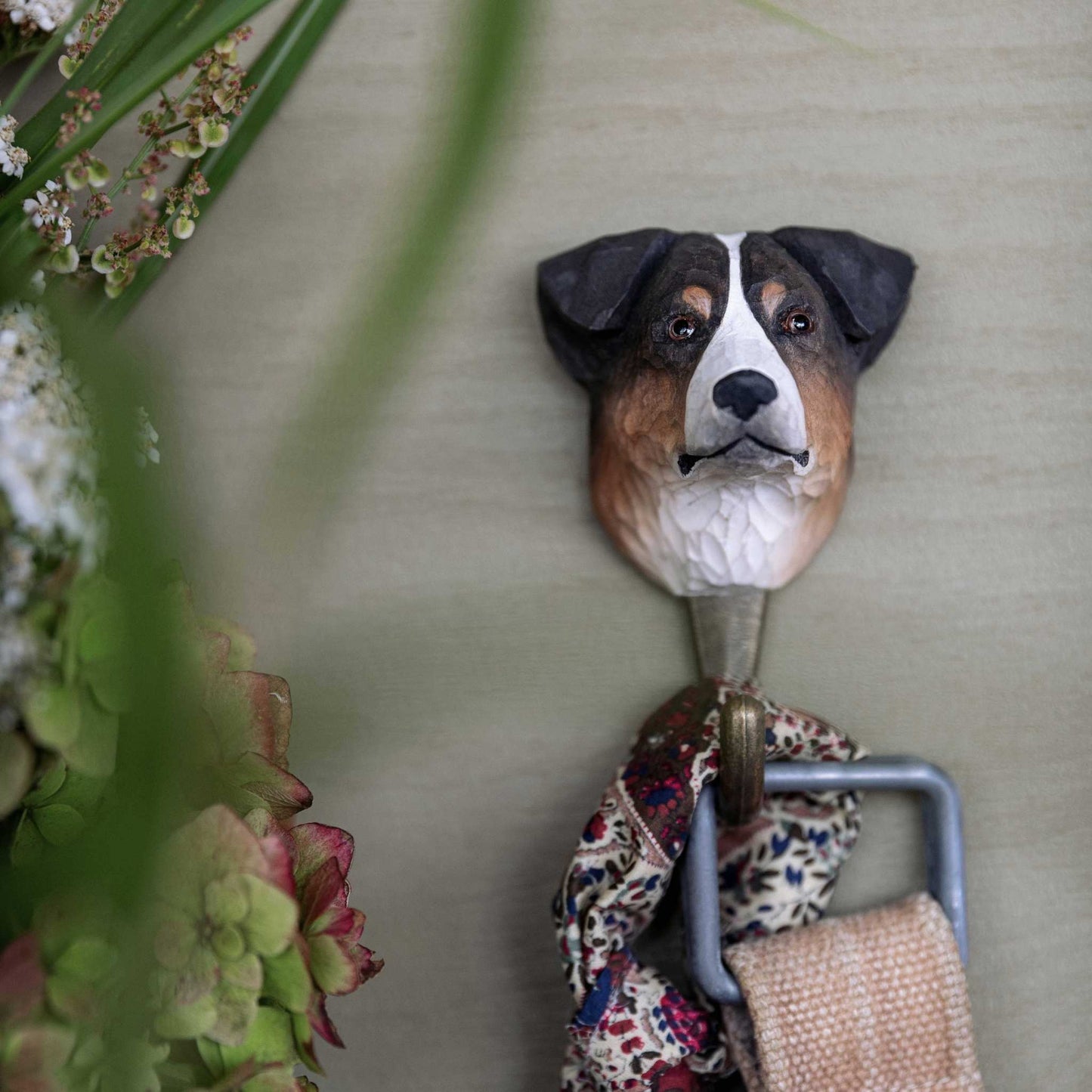 Wildlife Garden Decohook Wall Hook Australian Shepherd (hand-carved)