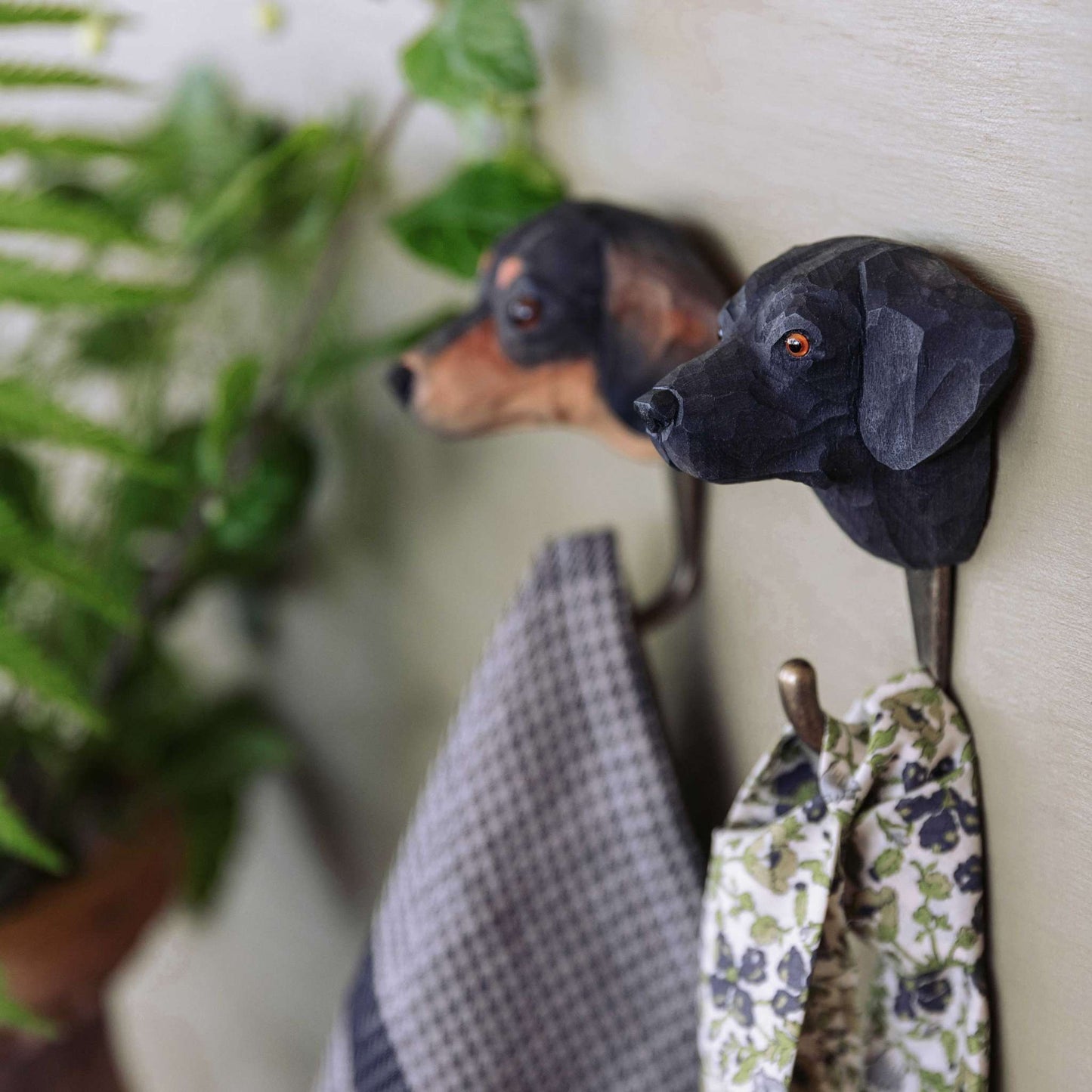 Wildlife Garden Decohook Wandhaken Dachshund (handgeschnitzt)