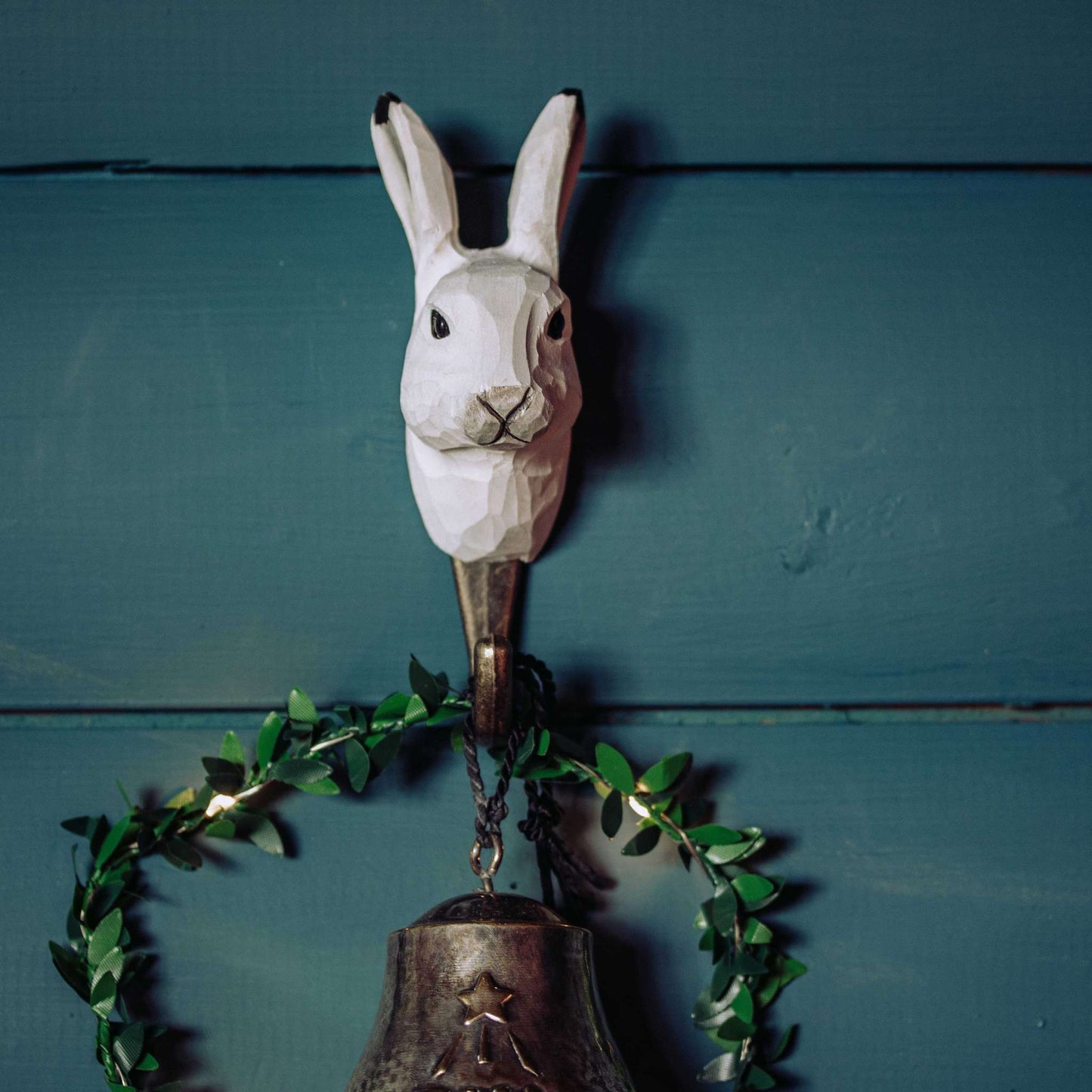 Wildlife Garden Decohook Wandhaken Polarhase (handgeschnitzt)