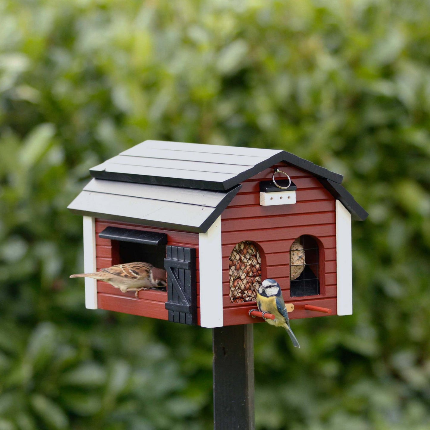 Wildlife Garden Futterscheune Höhe 21,5 cm Breite 25 cm Länge 32 cm schwederot