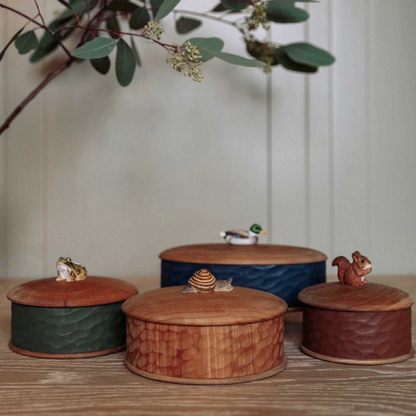 Wildlife Garden Wooden Snail Box Height 8 cm Ø 15 cm hand-carved